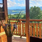 Lily Garden Nocleg ze śniadaniem 3*
