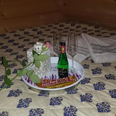 Lily Garden Couette-café 3*