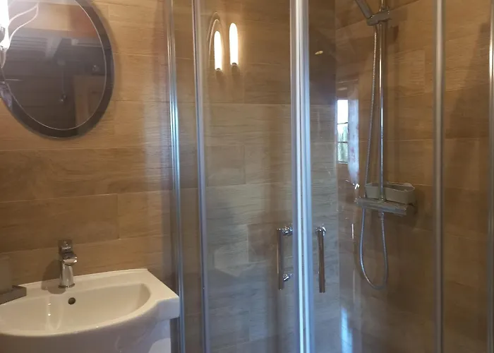 Lily Garden Bed & Breakfast 3*